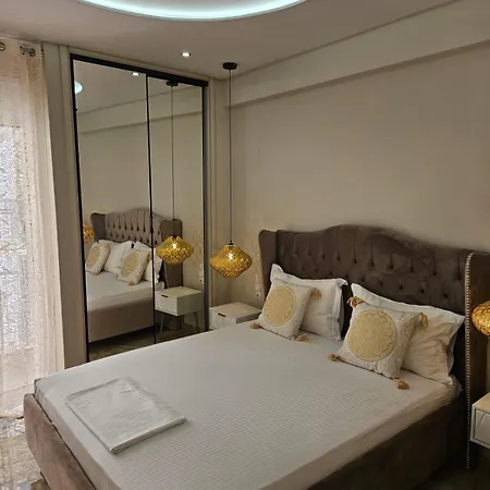 Agora Luxury 10 Apartmán *